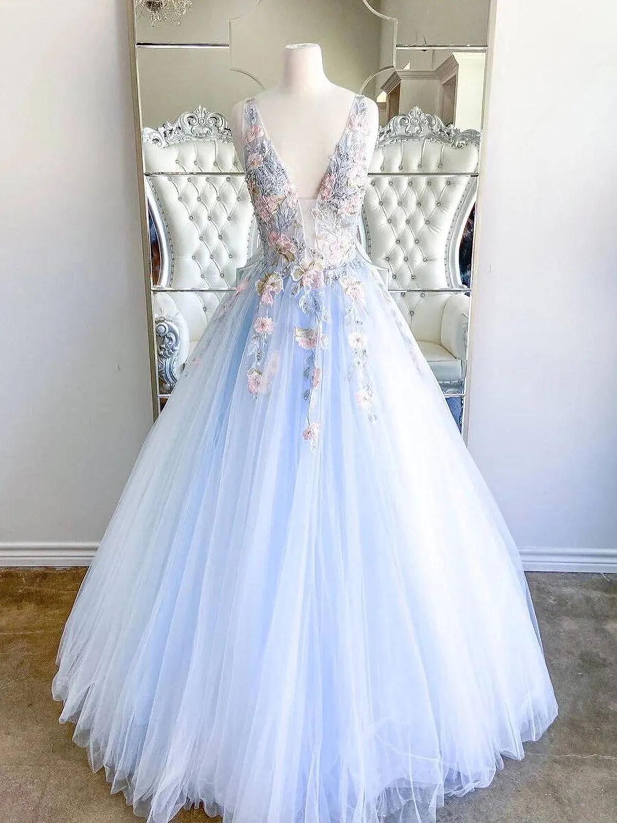 A Line Plunging Neck Baby Blue Long Prom Dress with Embroidery， V Neck Blue Lace Formal Evening Dresses