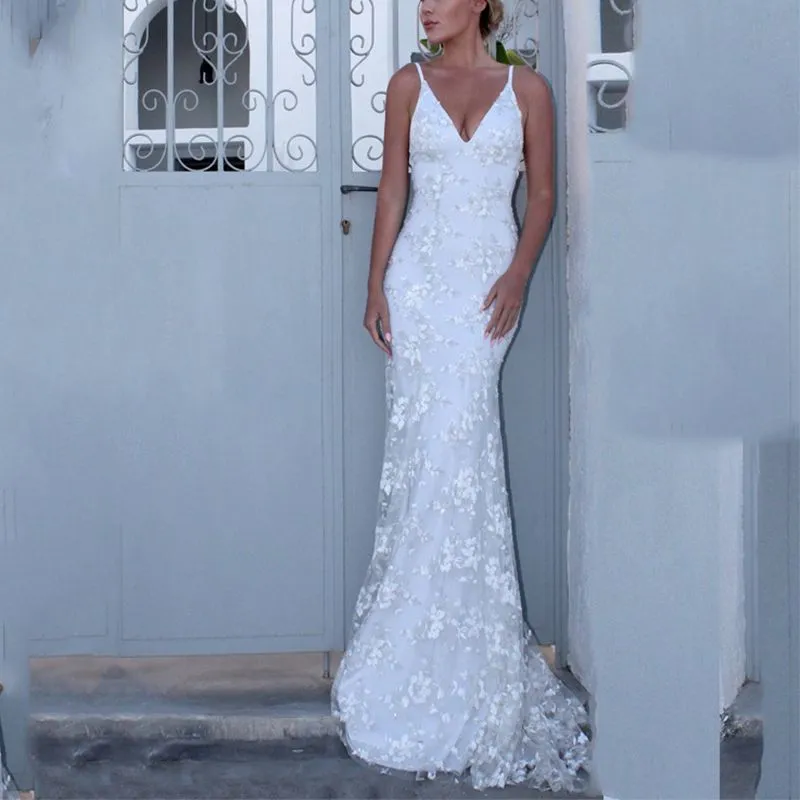 Back Criss Cross V Neck White Mesh Lace Chapel Long Tail Embroidery Formal Gown Dresses