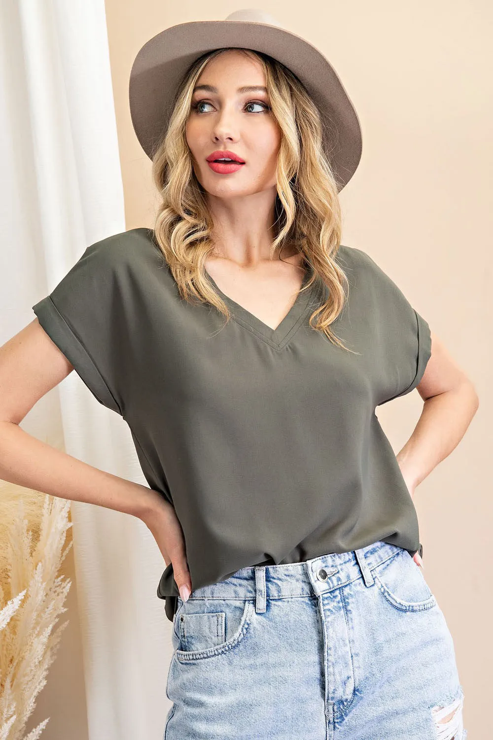 CUFFED SLEEVE V-NECK TOP